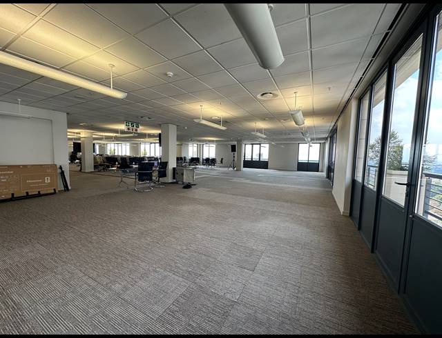 1,563M² OFFICE TO LET IN SANDTON CENTRAL